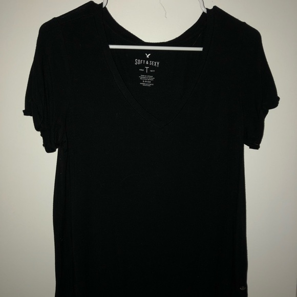 American Eagle Outfitters Tops - American eagle black V-neck size Small